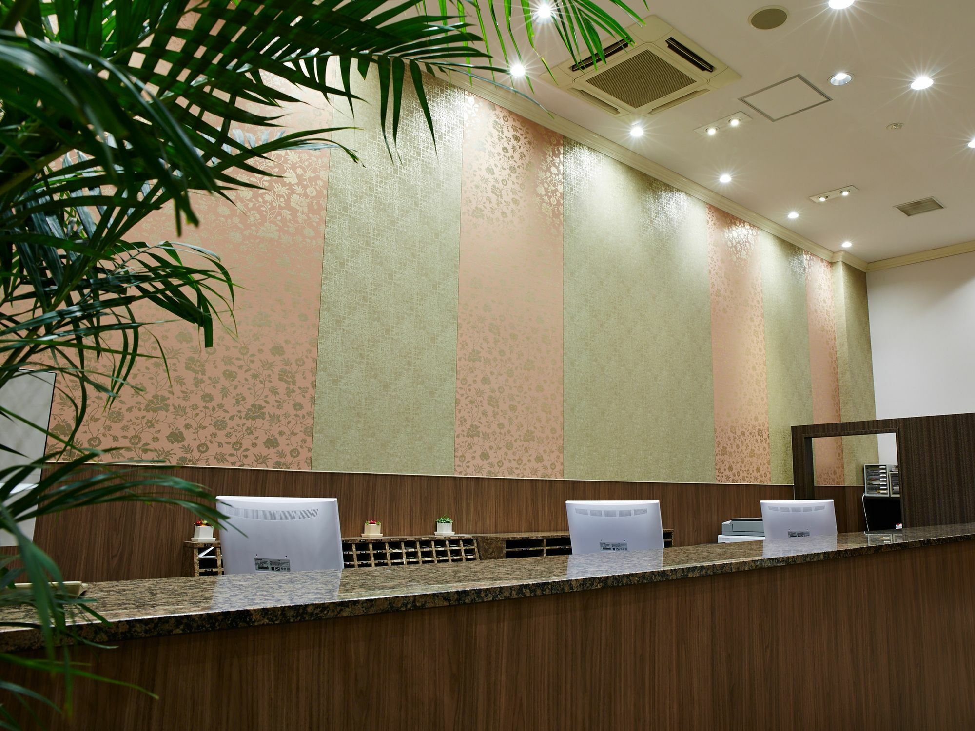 S.Training Center Hotel Ōsaka Exterior foto